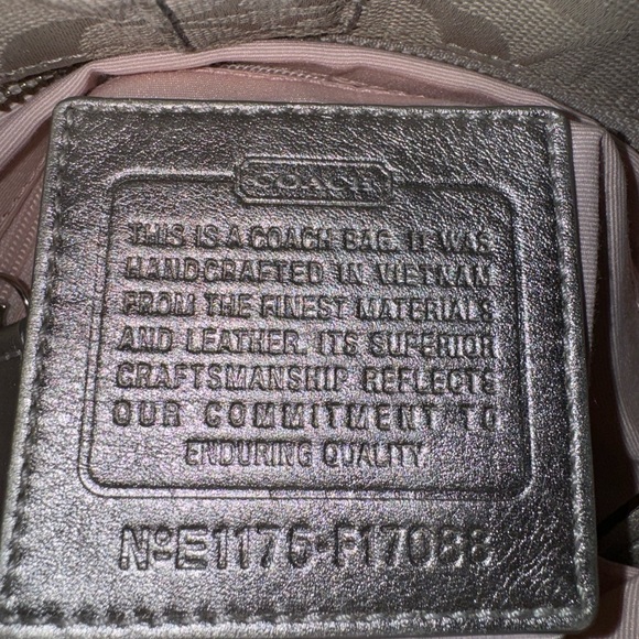 Coach 2 way silver bag - Picture 7 of 8